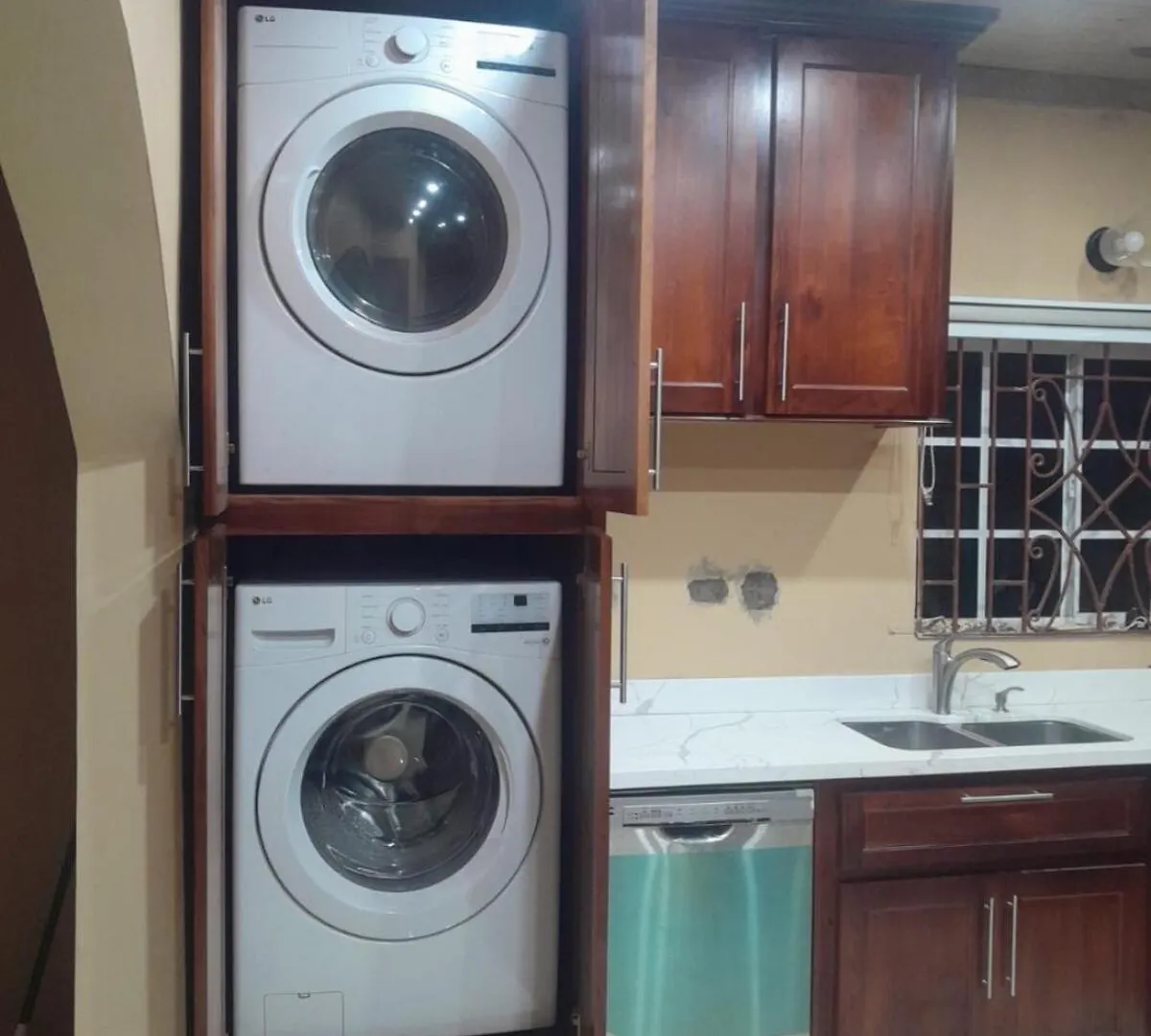 Walk To The Beach Apartment In Negril 2 Bedrooms 2 Bathrooms